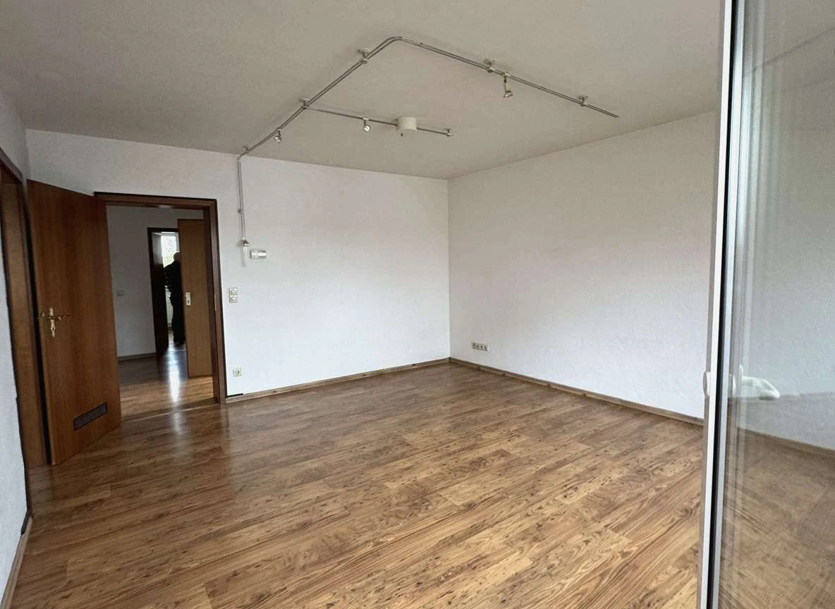Helle 3-Zimmer-Wohnung mit Balkon und Stellplatz